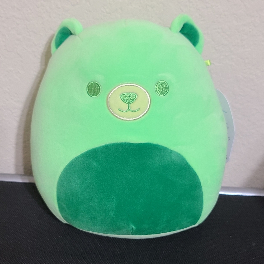 Squishmallows Gobo the Gummy Bear
